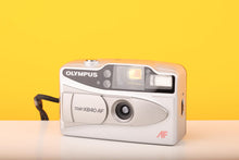 Load image into Gallery viewer, Olympus Trip XB40 af 35mm Point and Shoot Film Camera
