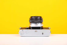 Load image into Gallery viewer, Olympus OM-1 35mm Film Camera with Olympus Om-System F.Zuiko Auto-S 50mm f/1.8 Prime Lens