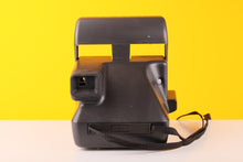 Load image into Gallery viewer, Polaroid 636 CloseUP Instant Film Camera