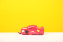 Load image into Gallery viewer, QB35 Focus Free 35mm Point and Shoot Film Camera
