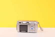 Load image into Gallery viewer, Samsung Digimax 301 3.2MP Compact Digital Camera