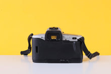 Load image into Gallery viewer, Minolta Dynax 3L 35mm Film Camera with Minolta 28-100mm f/3.5 - 5.6 Zoom Lens