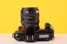 Load image into Gallery viewer, Canon EOS 500 35mm SLR film Camera with Canon EF 35-70mm f/3.5-4.5 Zoom Lens