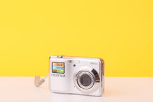 Load image into Gallery viewer, Fujifilm FinePix AV200 14MP Digital Compact Camera