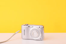 Load image into Gallery viewer, Samsung ES30 12.2MP Digital Compact Camera 5x Optical Zoom