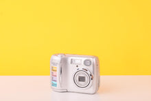 Load image into Gallery viewer, Nikon Coolpix 2200 2.0MP Digital Compact Camera 3x Optical Zoom