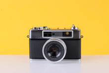 Load image into Gallery viewer, Yashica Minister III 35mm Rangefinder Film Camera