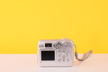 Load image into Gallery viewer, Nikon Coolpix 2200 2.0MP Digital Compact Camera 3x Optical Zoom