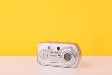 Load image into Gallery viewer, Samsung Digimax A7 7.0MP Digital Compact Camera 3x Optical Zoom