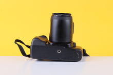Load image into Gallery viewer, Canon EOS 700 QD 35mm SLR Film Camera with Canon Zoom 35-80mm f/4-5.6 Lens
