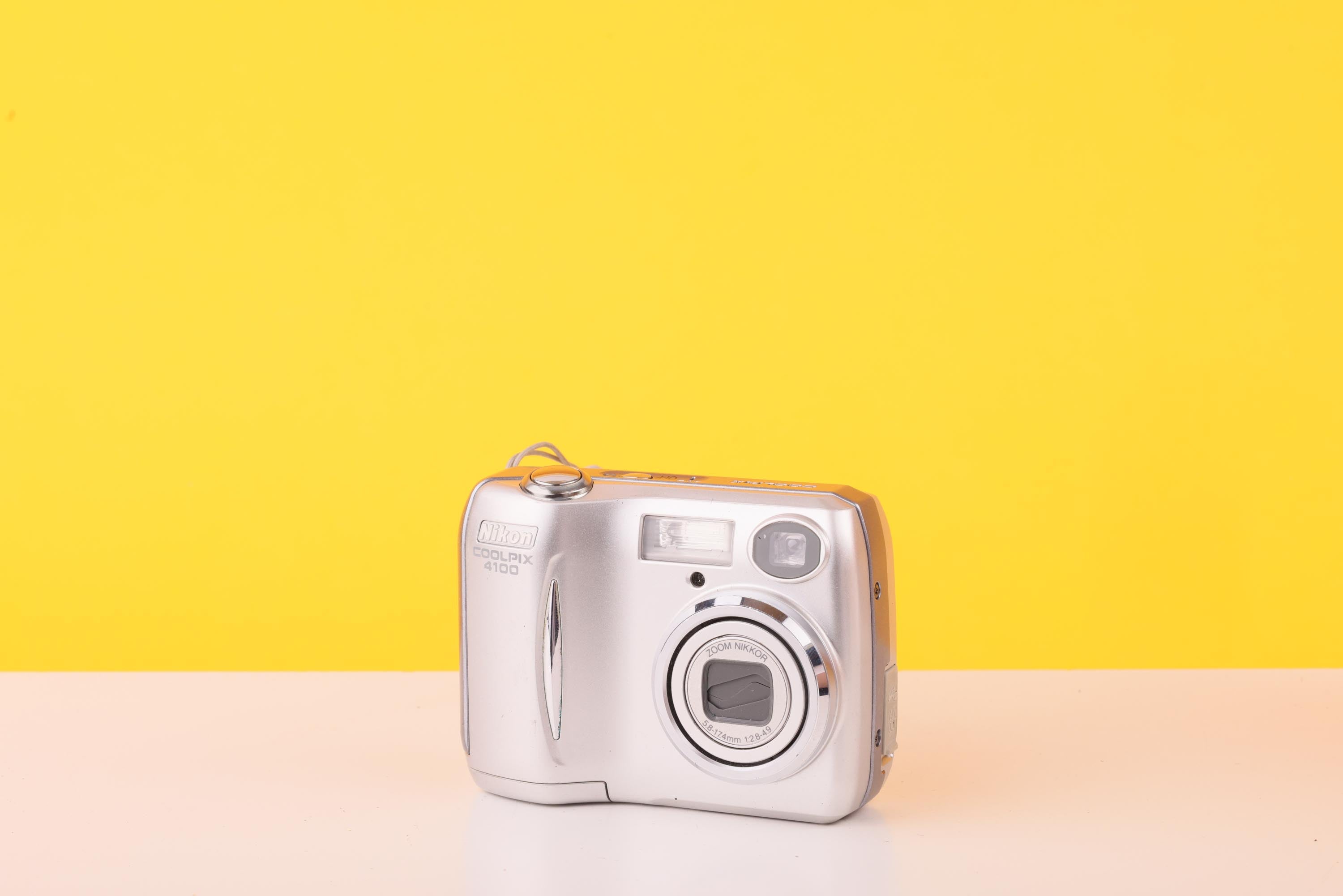 Nikon COOLPIX 4100 4MP Compact Digital Camera Silver 3x Optical