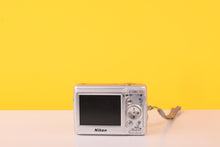 Load image into Gallery viewer, Nikon COOLPIX L11 6.0MP Compact Digital Camera Silver 3x Optical Zoom
