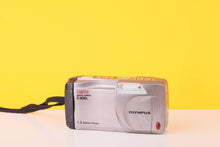 Load image into Gallery viewer, Olympus CAMEDIA C-830L 1.3MP Compact Digital Camera Silver