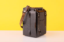 Load image into Gallery viewer, Voigtlander Brillant Vintage 120 Medium Format Film Camera with Voigtar 7.5cm f/6.3 Lens