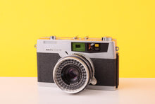 Load image into Gallery viewer, Petri 7S 35mm Rangefinder Film Camera with 45mm Lens