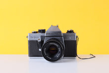 Load image into Gallery viewer, Praktica Super TL1000 with Pentacon 50mm f/1.8 Prime Lens