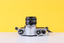 Load image into Gallery viewer, Asahi Pentax SP1000 35mmSLR Film Camera with SMC Takumar 55mm f/2 Lens