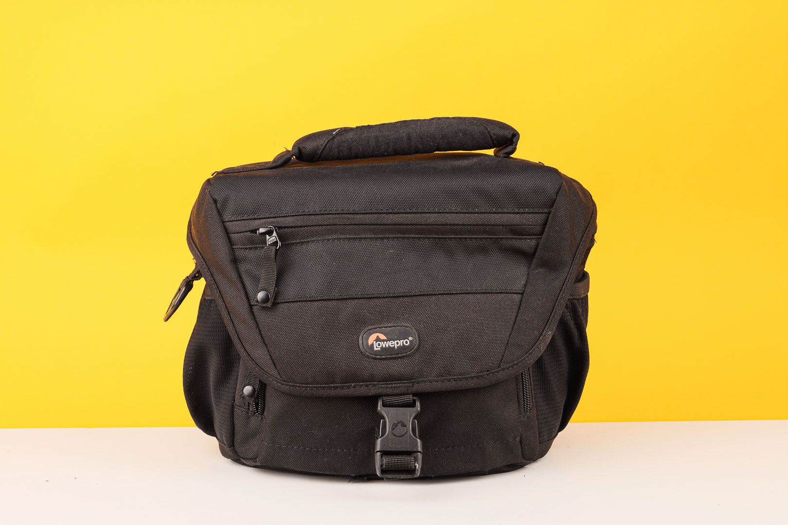 Lowepro Nova 160 AW Shoulder Camera Bag – Vintage Camera Hut
