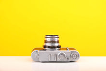 Load image into Gallery viewer, Zorki 4 35mm Rangefinder Film Camera with N-61 52mm f2.8 Lens