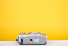 Load image into Gallery viewer, Canon Sure Shot 80u 35mm Point and Shoot Film Camera