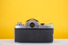 Load image into Gallery viewer, Miranda D 35mm SLR Film Camera with 50mm f2.8 Lens