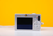 Load image into Gallery viewer, Canon IXUS 70 Digicam Vintage Digital Camera