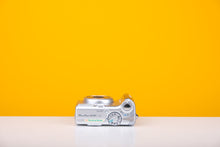 Load image into Gallery viewer, Canon Power Shot A540 Digicam Vintage Digital Camera