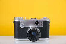 Load image into Gallery viewer, Corfield Periflex 2 35mm film camera with 45mm f3.5 Lens
