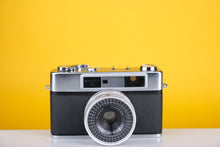 Load image into Gallery viewer, Yashica Minister III 35mm Rangefinder Film Camera