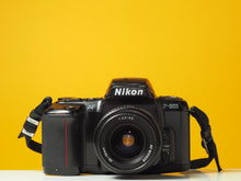 Load image into Gallery viewer, Nikon F-601 with 35-70mm f3.3-4.5 Lens SLR Film Camera