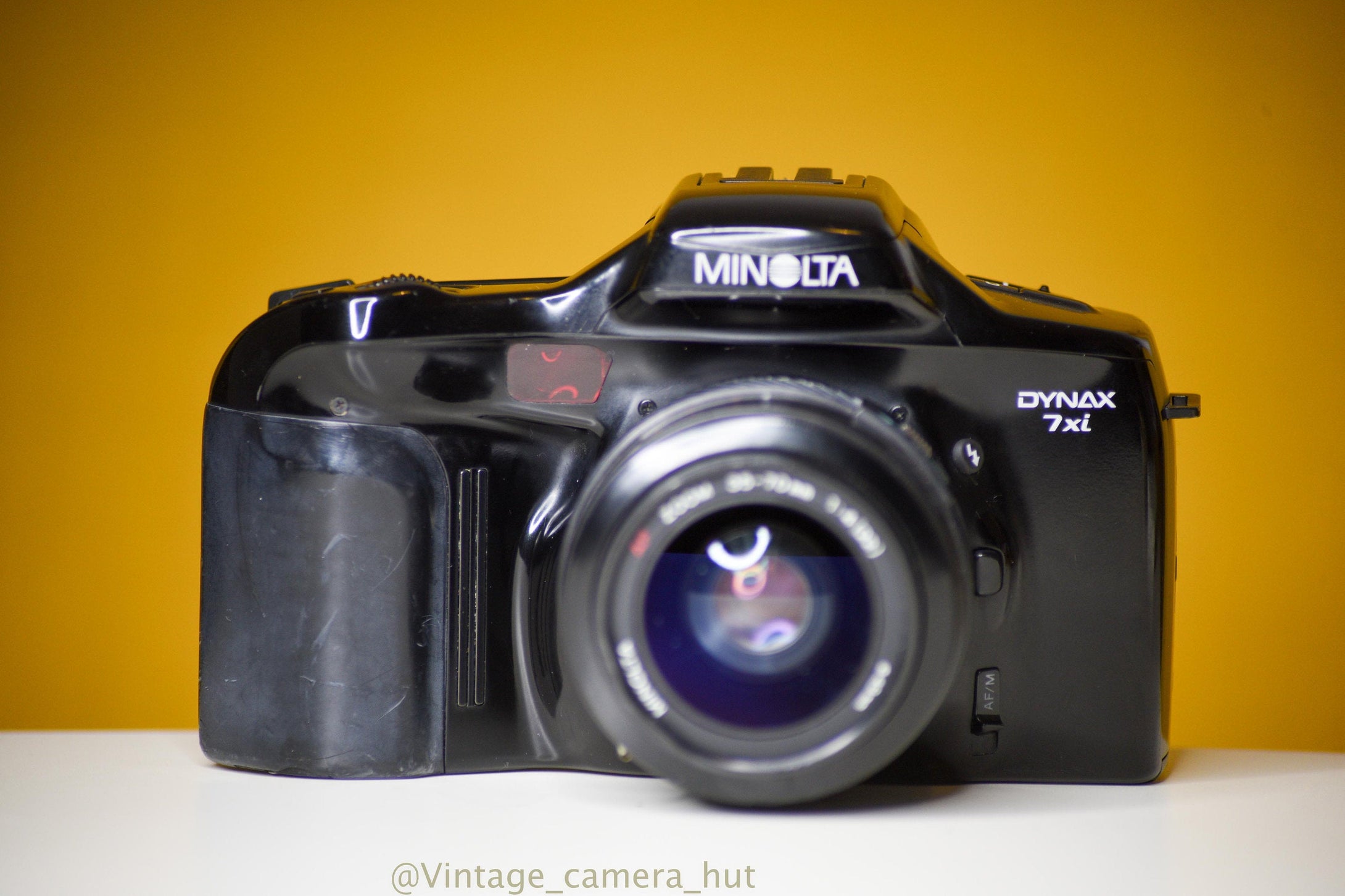 Minolta Dynax 7xi 35mm Film Camera with Minolta AF Zoom 35-70mm f/4 Lens