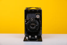 Load image into Gallery viewer, Zeiss Ikon Derval Folding 120 Film Camera with 4 interchangeable backs
