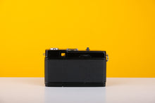 Load image into Gallery viewer, Olympus Trip 35 35mm Film Camera with Zuiko 40mm f2.8 Lens in Black

