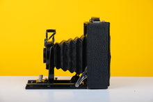 Load image into Gallery viewer, Zeiss Ikon Derval Folding 120 Film Camera with 4 interchangeable backs
