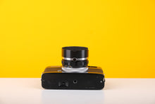 Load image into Gallery viewer, Olympus Trip 35 35mm Film Camera with Zuiko 40mm f2.8 Lens in Black
