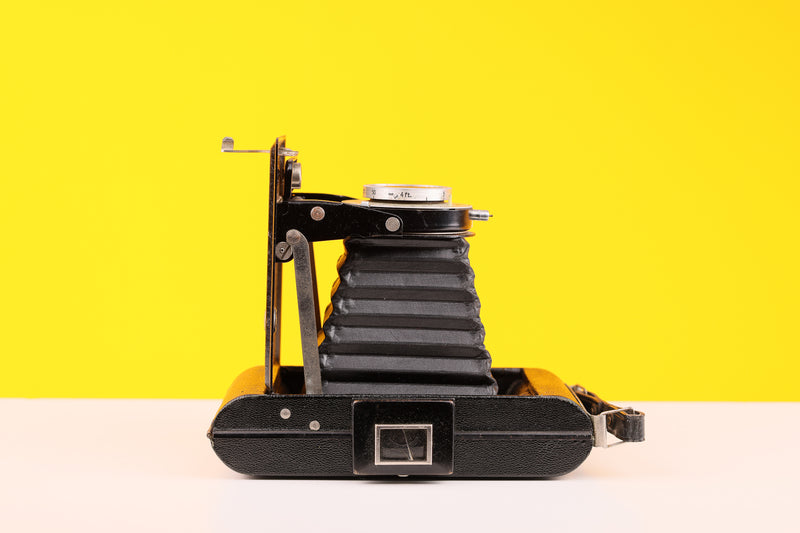 Folding Brownie Six-20 Folding 120 Medium Format Film Camera