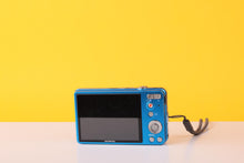 Load image into Gallery viewer, Olympus D-715 Compact Digital Camera – 5x Optical Zoom
