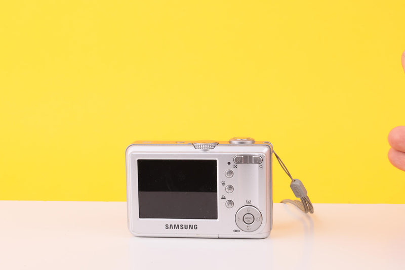 Samsung Digimax S700 Compact Digital Camera