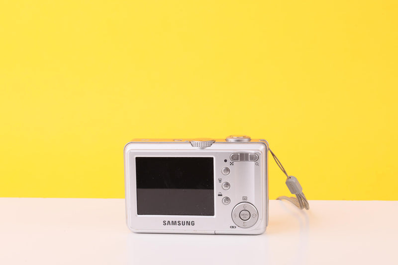 Samsung Digimax S700 Compact Digital Camera