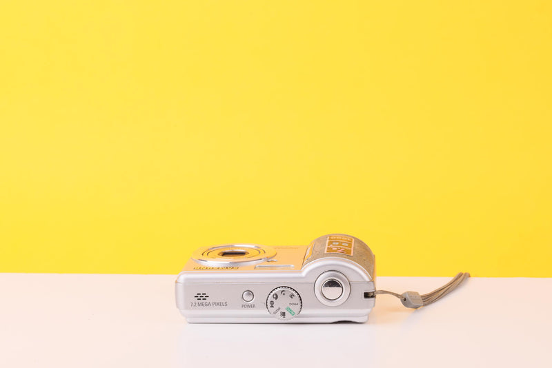 Samsung Digimax S700 Compact Digital Camera