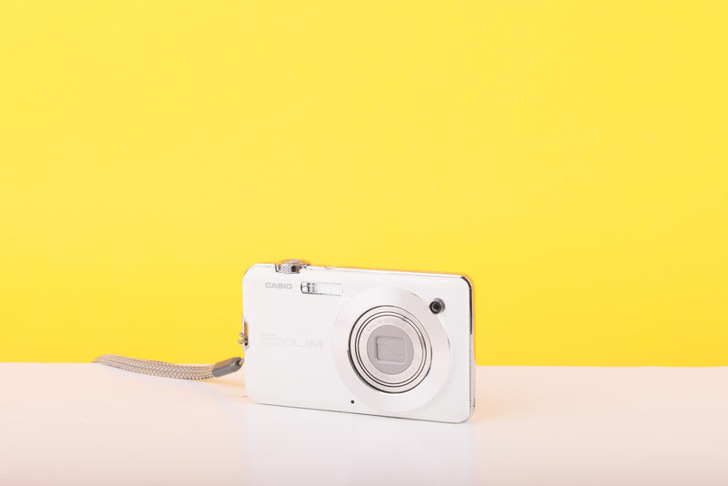 Casio Exilim EX-S10 Compact Digital Camera