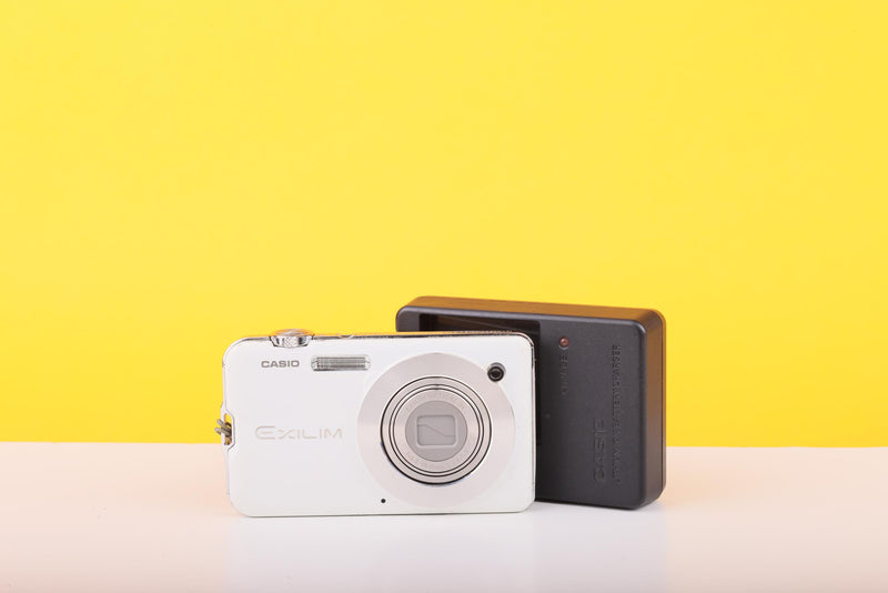 Casio Exilim EX-S10 Compact Digital Camera