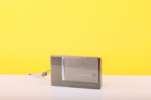 Load image into Gallery viewer, Fujifilm FinePix Z100fd Compact Digital Camera

