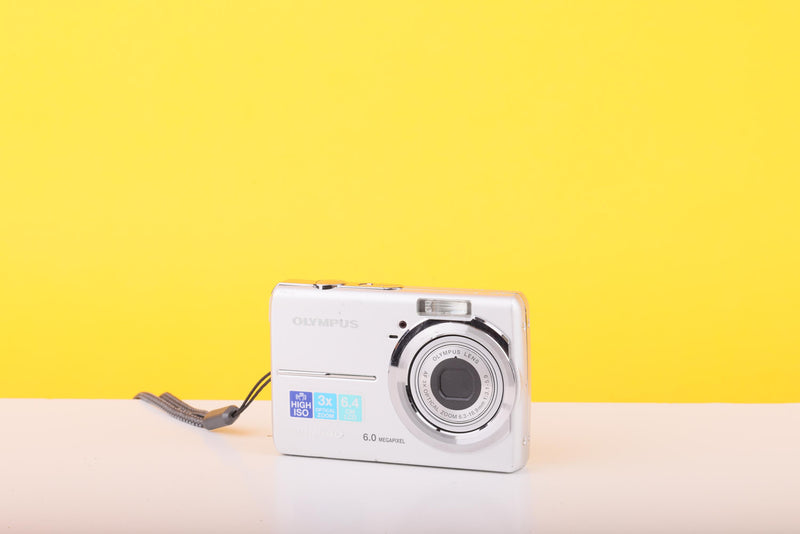Olympus FE-190 Compact Digital Camera