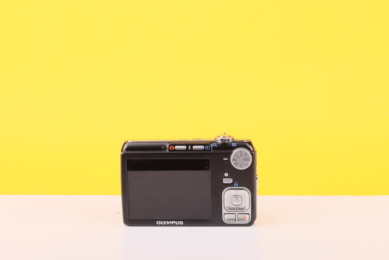 Olympus X-835 Compact Digital Camera
