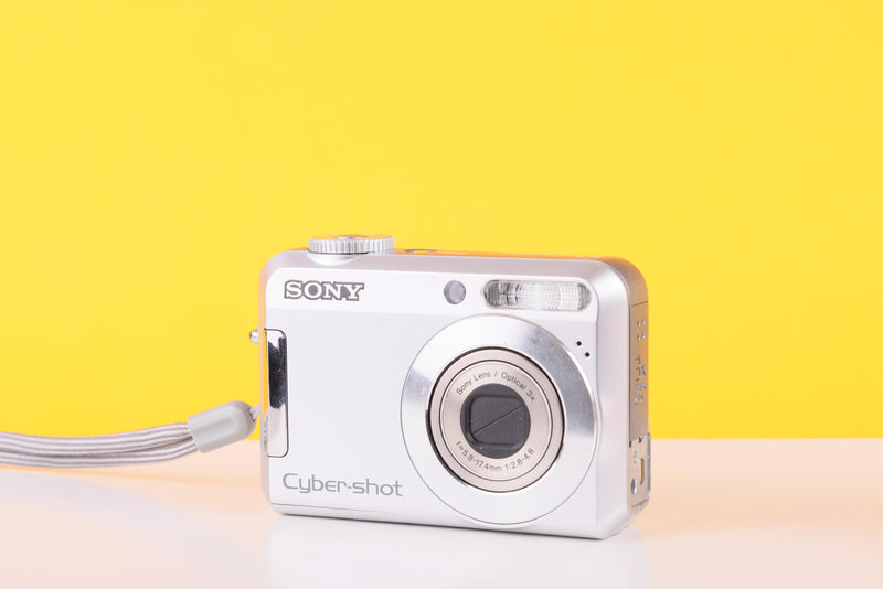 Sony Cyber-shot DSC-S650 Compact Digital Camera