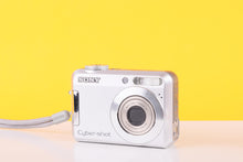 Load image into Gallery viewer, Sony Cyber-shot DSC-S650 Compact Digital Camera
