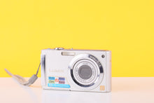 Load image into Gallery viewer, Panasonic Lumix DMC-FS3 Compact Digital Camera
