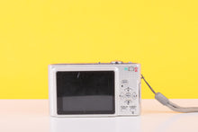 Load image into Gallery viewer, Panasonic Lumix DMC-FS3 Compact Digital Camera
