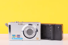 Load image into Gallery viewer, Panasonic Lumix DMC-FS3 Compact Digital Camera
